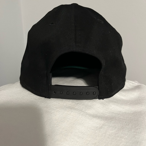 New Era Vancouver Grizzlies SnapBack - Picture 2 of 3